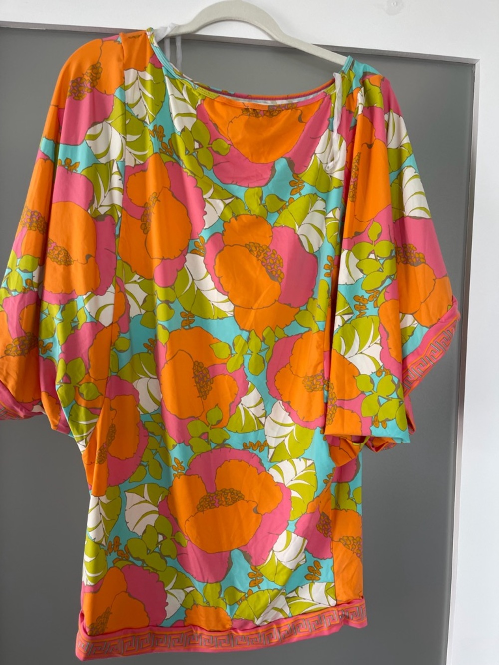 Trina Turk Women's Playa De Flor Floral Print Swim Tunic Cover-up - Picture 2 of 3